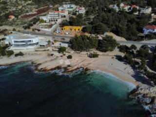 PRIMOŠTEN- PRIZEMLJE PRVI RED DO MORA