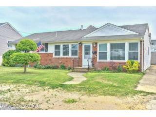 3 bedroom Flat For Sale: 317 Brinley..