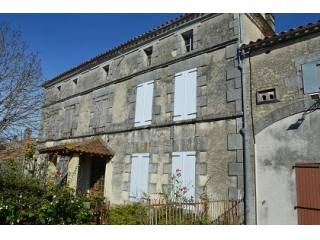 Beautiful Charentaise village house..