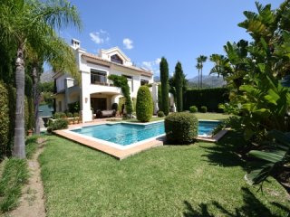5 Bedroom Villa For Sale In Sierra..