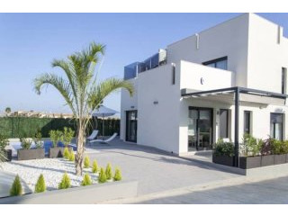 5 Bedroom 3 Bathroom Villa In..