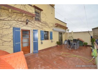 ALT EMPORDA: Nice rustic village house..