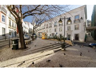 Restored 17th Century Palace In Lisbon