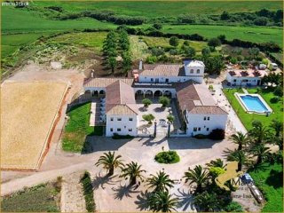 Arcos de la Frontera: Equestrian hotel..