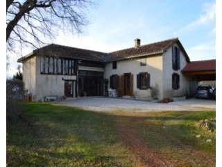 Pretty house, spacious & light, pretty..