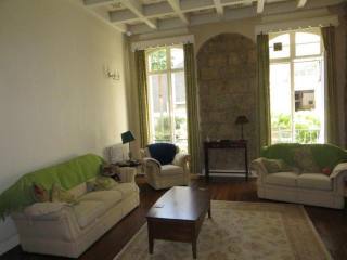 Outstanding three bed in Carre d'Or