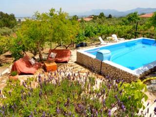 Fantastic 4 Bed Villa in Ontinyent