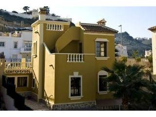 3 Bedrooms - Villa - Alicante - For Sale