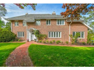 5 bedroom House For Sale: 7 Ridge Road..