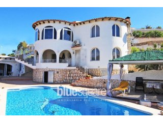 3-Bedroom villa with sea views and a..