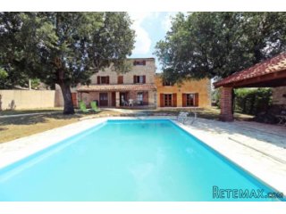 Kamena kuća u mirnom selu - Baderna, Istra
