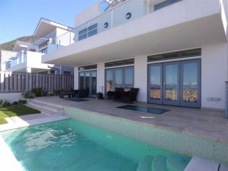 4 bed house in South District
