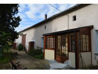 5-bed property with 3 hectares of land