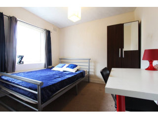 Single with double bed near Kensal..