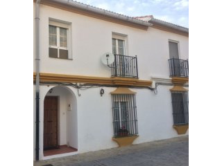 3 bedroom, 1 bathroom Townhouse, (build..