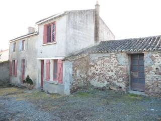 Rural House to Restore, Nice Location