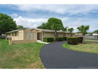 4 bedroom House For Sale: 7825 SW 148th..