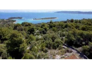 Hitna prodaja! Tereni sa pristupnim putom na otoku Drvenik V