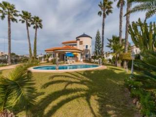 3 Bedrooms - Villa - Alicante - For Sale