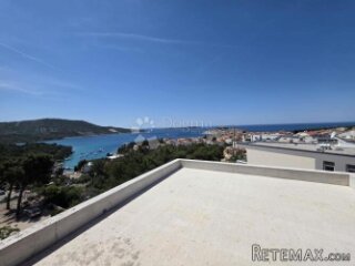 PRIMOŠTEN-PENTHOUSE SA ČAROBNIM POGLEDOM