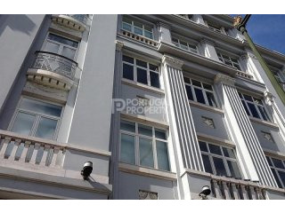 4 bedroom Duplex in a Restored..