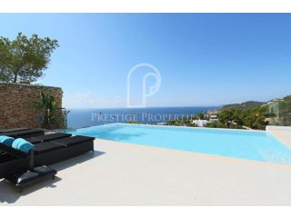 Contemporary Design Villa with..