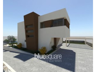 Stunning 4 Bedroom 4 Bathroom Modern..