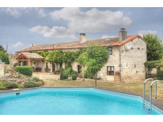 Spacious Detached House With Guest..