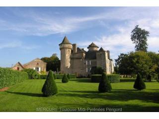 12 bedroom Castle For Sale: 12000..