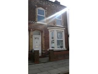 2 bedroom Terraced House to rent in..