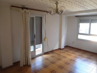 3 bedroom, 1 bathroom Apartment, (build..
