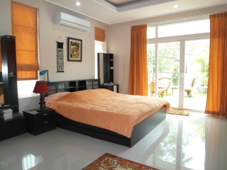 5 bedroom pool villa in Huai Yai with..