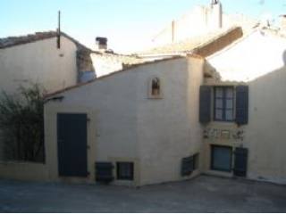 Renovated Village House Offering 55 M²..
