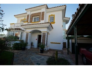 4 Bedrooms - Villa - Malaga - For Sale