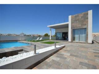 3 bedroom Villa For Sale: Detached..