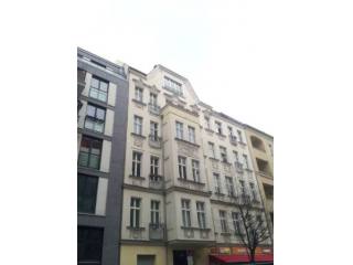 Modernized Altbau Apartment in..