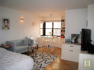 Apartment For Sale: 31 JANE STREET 6G..