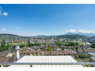 TERRACE APARTMENT WITH VIEW INTO THE..