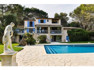 Valbonne Beautiful Villa & Large Garden..