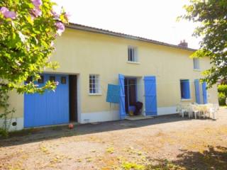 Pretty 3 bed country home with land