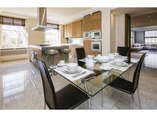 6 bed flat to rent in Park Road, St..