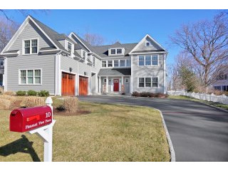 4 bedroom House For Sale: 10 Pleasant..