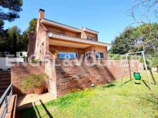 Detachet house just 250 meters from the..