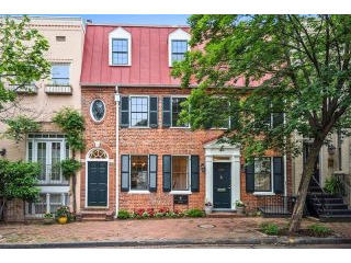 5 bedroom Town House For Sale: 1320..