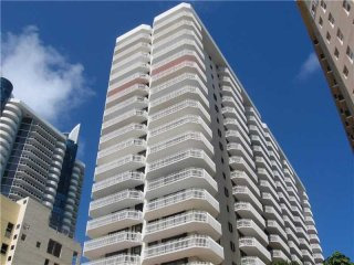 2 bedroom Flat For Sale: 6061 Collins..