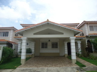 For Rent Beautiful House Brisas..