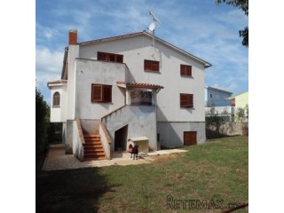 Istra,Pula,kuća na tri etaže
