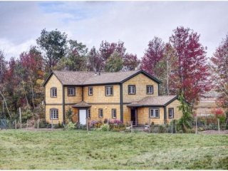 4 bedroom House For Sale: 2158 Saxon..
