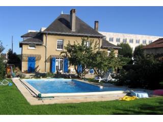 Fabulous Civray townhouse with pool