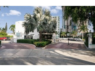 2 bedroom Flat For Sale: 3301 NE 5th..